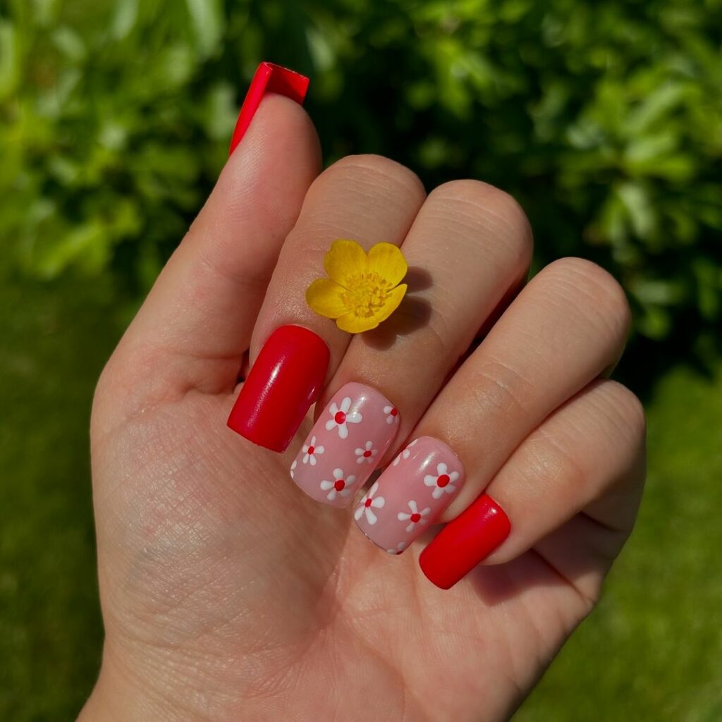 photos du nails de la marque Menalab présent durant Adjace la friperie tout 5 euros du 7 au 8 septembre au Grand playground