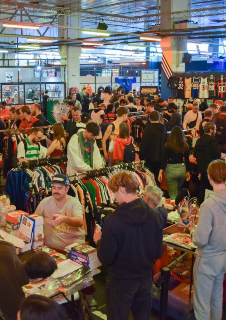 foule a la brocante incroyable brocante trash talk et so foot