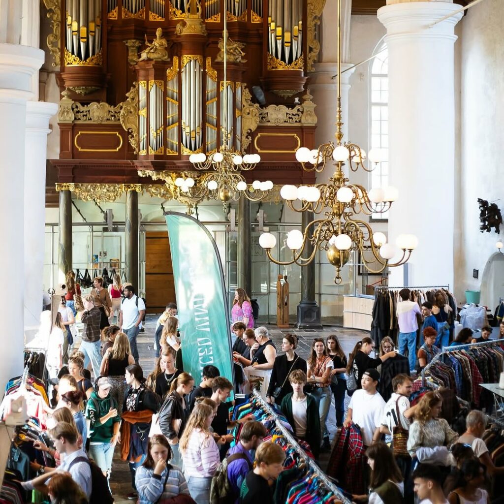 Photos des éditions Fair Priced Vintage en Europe