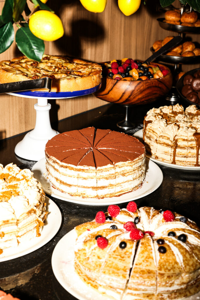 Desserts présentés au buffet de Brique Machine Paris